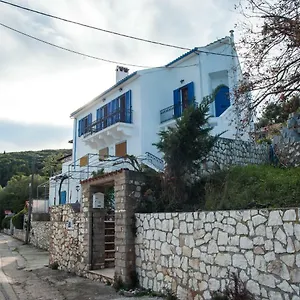 Fey's House Waterfront - Fiskardo